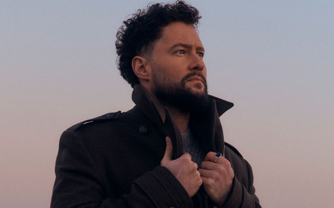 CALUM SCOTT LANÇA “AVENOIR”, SEU AGUARDADO TERCEIRO ÁLBUM DA CARREIRA